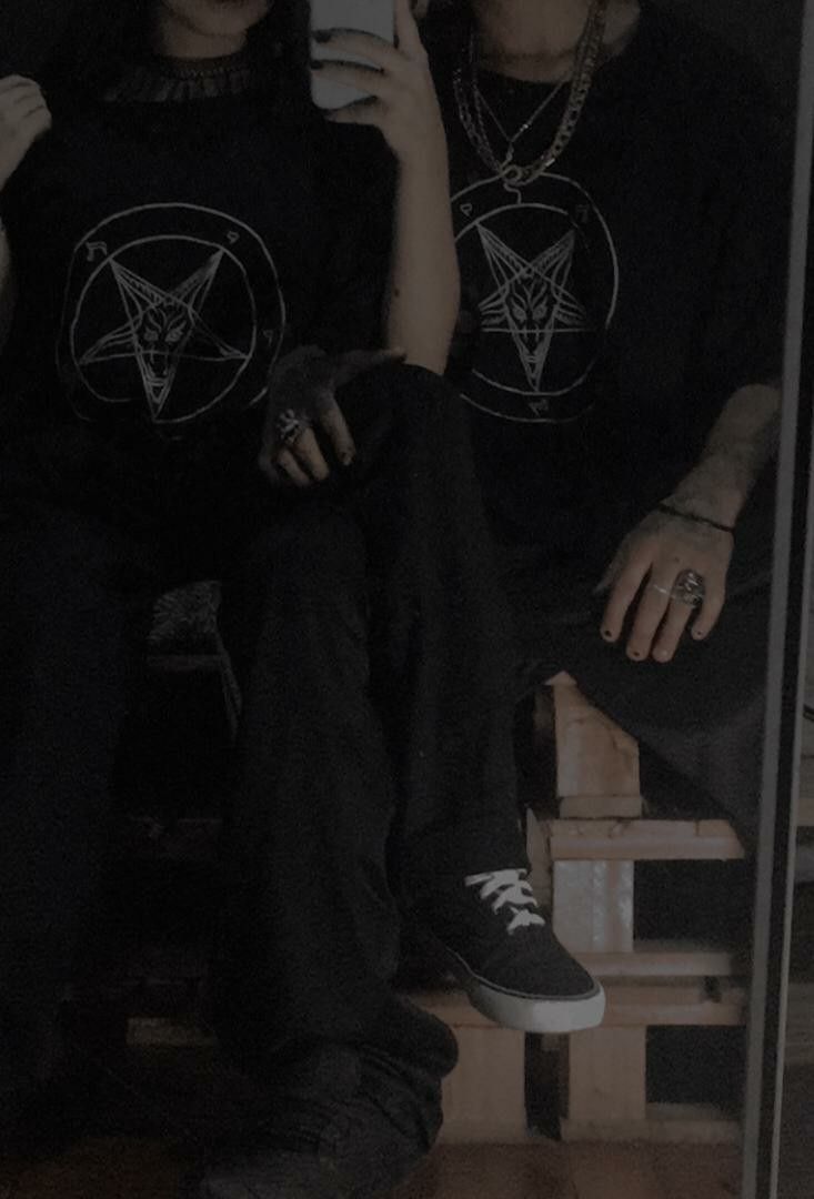 𝔼𝕞𝕠/𝔾𝕠𝕥𝕙 𝕊𝕥𝕪𝕝𝕖